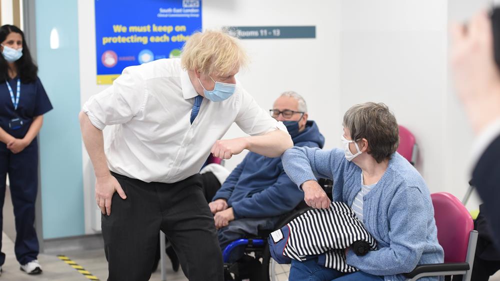 Britania do te heqe pothuajse te gjitha masat e pandemise
